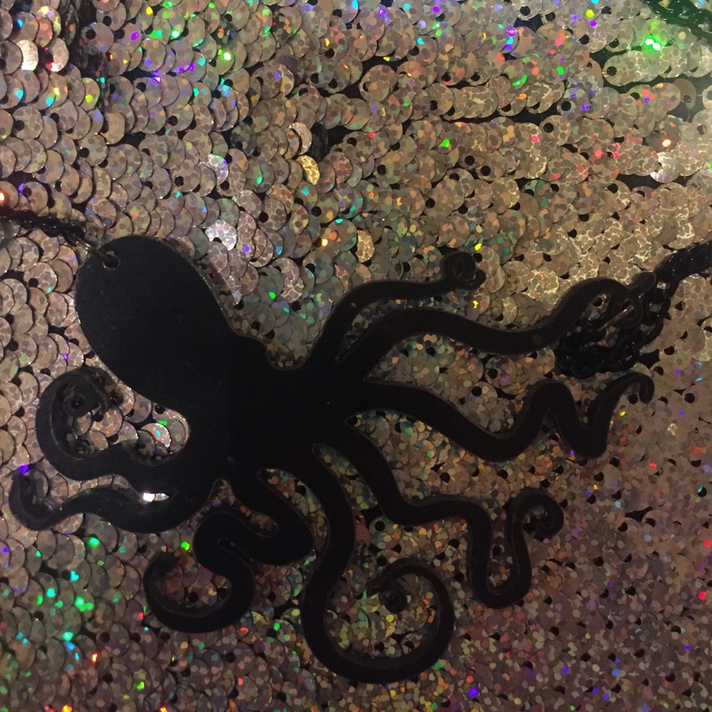 🐙 Awesome Octopus Silhouette Acrylic Chainlink Statement Necklace - Picture 6 of 10
